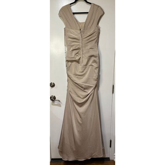 La Femme Evening Mother of the Bride Gown Nude 6 NWT 29805 Pleated Jersey Skirt - Picture 10 of 16